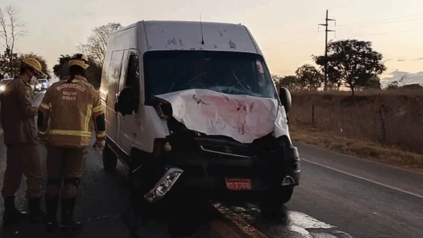 Urgente: Motorista de Goianésia sai ileso ao se envolver em grave acidente na GO-080