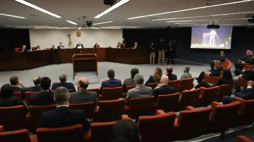 1ª Turma do STF condena Bolsonaro a 27 anos e 3 meses de prisão em regime inicial fechado 1ª Turma do STF condena Bolsonaro a 27 anos e 3 meses de prisão em regime inicial fechado