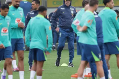 Eliminatórias: Brasil inicia preparação para jogo contra o Chile
