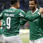Brasileiro: Palmeiras joga no ritmo de Vitor Roque e goleia o Inter