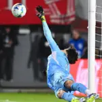 Rossi brilha nos pênaltis e garante classificação do Flamengo