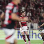Com direito a gol relâmpago, Flamengo derrota Estudiantes no Maracanã
