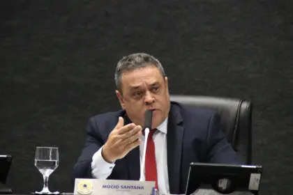 Vereador Múcio Santana solicita estudos para melhorias no trânsito no Bairro Carrilho