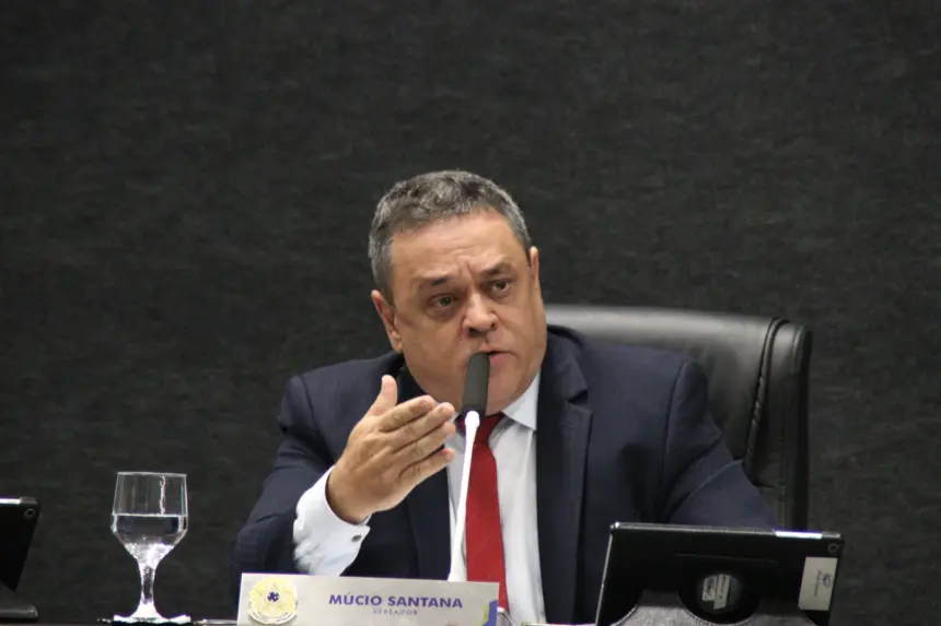 Vereador Múcio Santana solicita estudos para melhorias no trânsito no Bairro Carrilho Vereador Múcio Santana solicita estudos para melhorias no trânsito no Bairro Carrilho