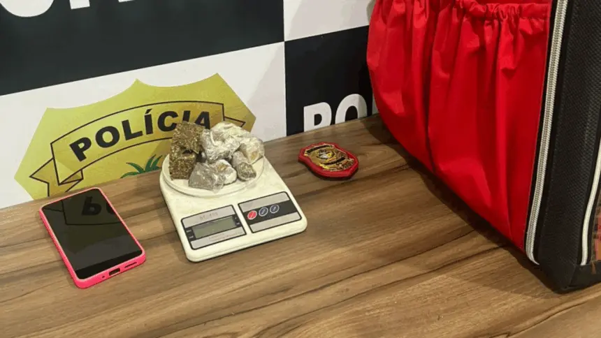 PCGO e PMGO prendem mulher em flagrante por tráfico de drogas via delivery em Paraúna – Policia Civil do Estado de Goiás PCGO e PMGO prendem mulher em flagrante por tráfico de drogas via delivery em Paraúna – Policia Civil do Estado de Goiás