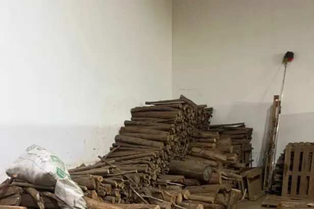 Operação conjunta fiscaliza empresa suspeita de produzir café em desacordo com normas sanitárias, em Goiânia