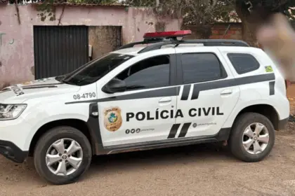 PCGO auxilia filha a retirar pertences e prende mãe com mandado de prisão por homicídio – Policia Civil do Estado de Goiás
