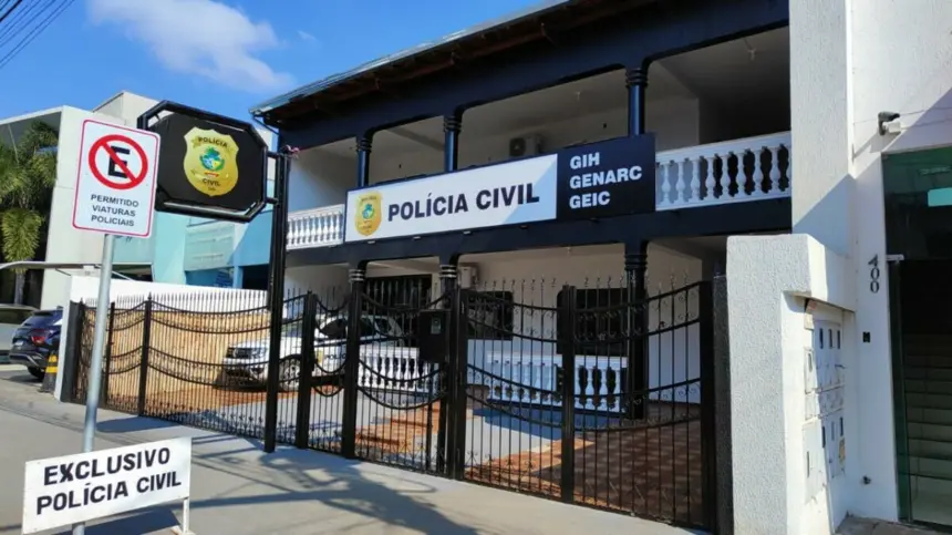 Polícia Civil prende homem que furtou cartão de vítima embriagada para efetuar compras – Policia Civil do Estado de Goiás Polícia Civil prende homem que furtou cartão de vítima embriagada para efetuar compras – Policia Civil do Estado de Goiás