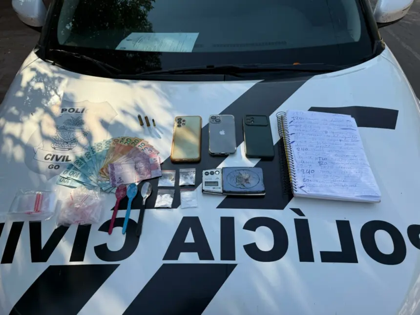 PCGO prende homem em flagrante por tráfico de drogas e posse irregular de munições em Santa Terezinha de Goiás PCGO prende homem em flagrante por tráfico de drogas e posse irregular de munições em Santa Terezinha de Goiás