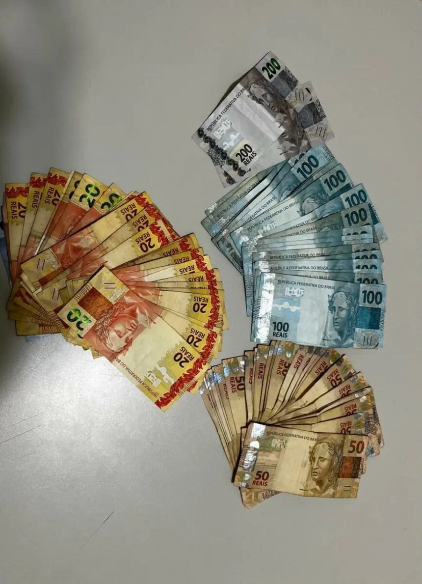 PCGO prende funcionária por furtar o caixa de posto de combustíveis e recupera dinheiro, em Palmeiras de Goiás