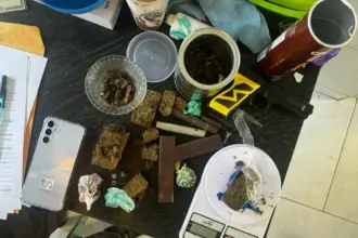 PCGO prende homem em flagrante por tráfico de drogas durante operação em Águas Lindas – Policia Civil do Estado de Goiás