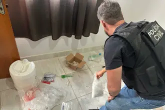 Polícia Civil prende investigado por tráfico de drogas e posse ilegal de munição de uso restrito, em Águas Lindas