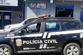 Polícia Civil prende dupla por tentar matar vítima a facadas, após preparar emboscada, em Novo Gama – Policia Civil do Estado de Goiás