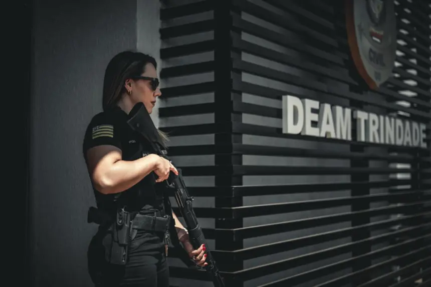 Polícia Civil prende em flagrante homem que ameaçou ex-companheira protegida por medida judicial – Policia Civil do Estado de Goiás Polícia Civil prende em flagrante homem que ameaçou ex-companheira protegida por medida judicial – Policia Civil do Estado de Goiás