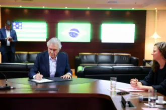 Caiado assina acordo com Instituto Natura que fortalece prevenção ao câncer em Goiás – Portal Goiás