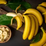 10 benefícios da banana para a saúde e como consumi-la