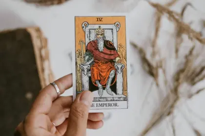 Tarot semanal: previsão para os signos de 22 a 28 de setembro de 2025