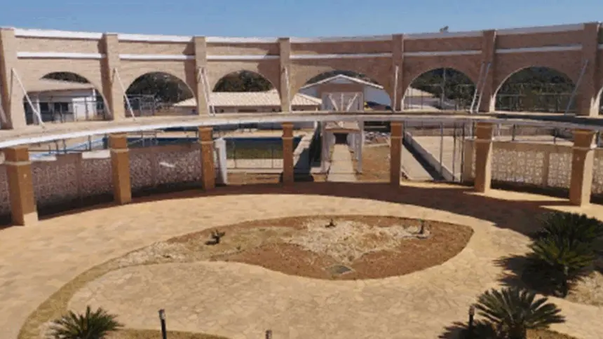 Em ação movida pelo MP, Justiça determina que Estado dê destinação pública a prédio do Credeq em Goianésia