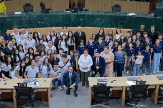 Estudantes de Goianésia participam do projeto “Deputados do Futuro” e conhecem a Alego