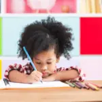 5 dicas para estimular a leitura e a escrita na infância