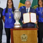 Lula diz que enviará projeto de lei para incentivar futebol feminino
