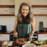 4 dietas para melhorar a saúde durante a menopausa