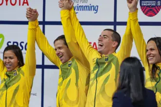 Com direito a recorde mundial, Brasil brilha no Mundial de natação