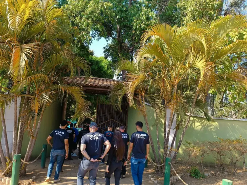 Polícia Civil faz operação em clínica irregular que internava pacientes compulsoriamente, em Abadia de Goiás