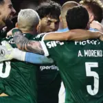 Virada e derrota rubro-negra levam Palmeiras à ponta do Brasileirão