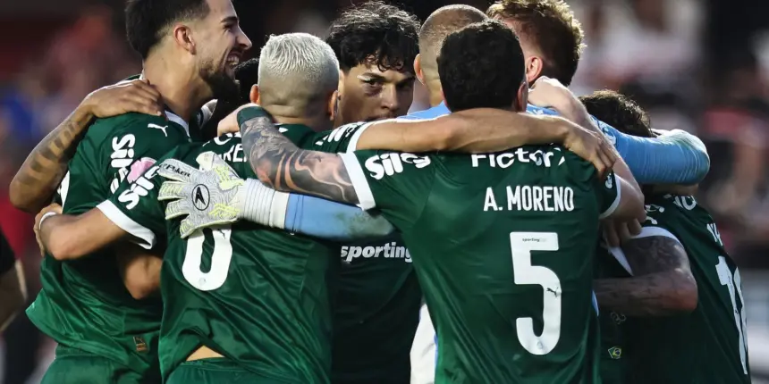 Virada e derrota rubro-negra levam Palmeiras à ponta do Brasileirão Virada e derrota rubro-negra levam Palmeiras à ponta do Brasileirão