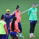 Seleção feminina realiza primeiro treino para amistosos na Europa Seleção feminina realiza primeiro treino para amistosos na Europa