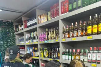 PCGO participa de força-tarefa em Catalão para fiscalizar bebidas adulteradas com metanol – Policia Civil do Estado de Goiás PCGO participa de força-tarefa em Catalão para fiscalizar bebidas adulteradas com metanol – Policia Civil do Estado de Goiás