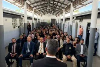 PCGO realiza cerimônia de revitalização da Central-Geral de Flagrantes de Goiânia e homenageia policiais civis PCGO realiza cerimônia de revitalização da Central-Geral de Flagrantes de Goiânia e homenageia policiais civis
