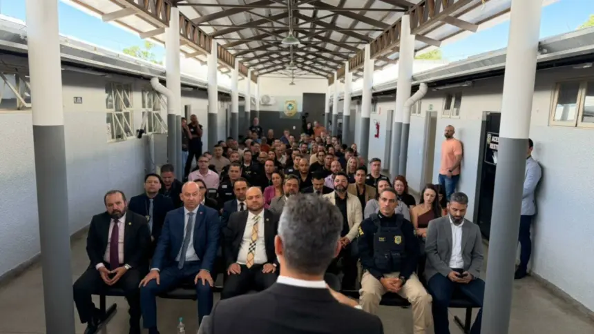 PCGO realiza cerimônia de revitalização da Central-Geral de Flagrantes de Goiânia e homenageia policiais civis
