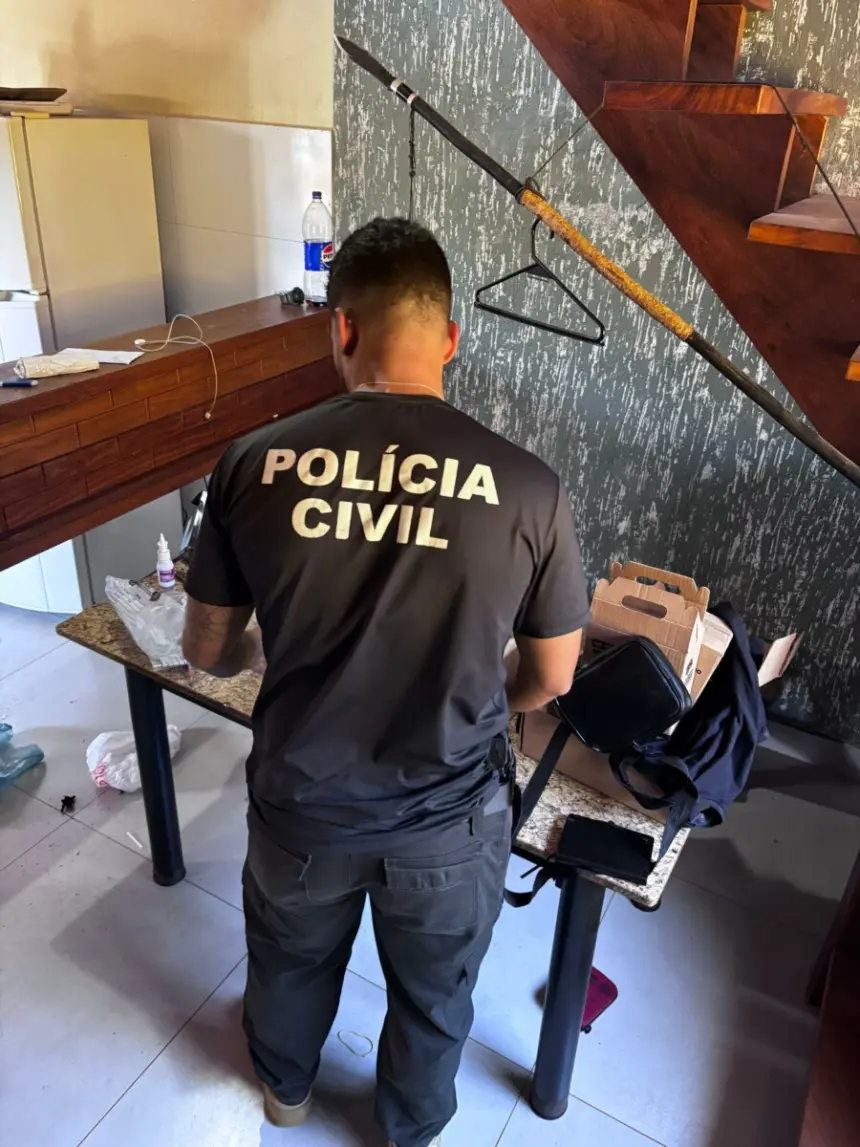 Polícia Civil cumpre mandado de busca domiciliar e apreende armas, munições e drogas em Alto Paraíso – Policia Civil do Estado de Goiás Polícia Civil cumpre mandado de busca domiciliar e apreende armas, munições e drogas em Alto Paraíso – Policia Civil do Estado de Goiás