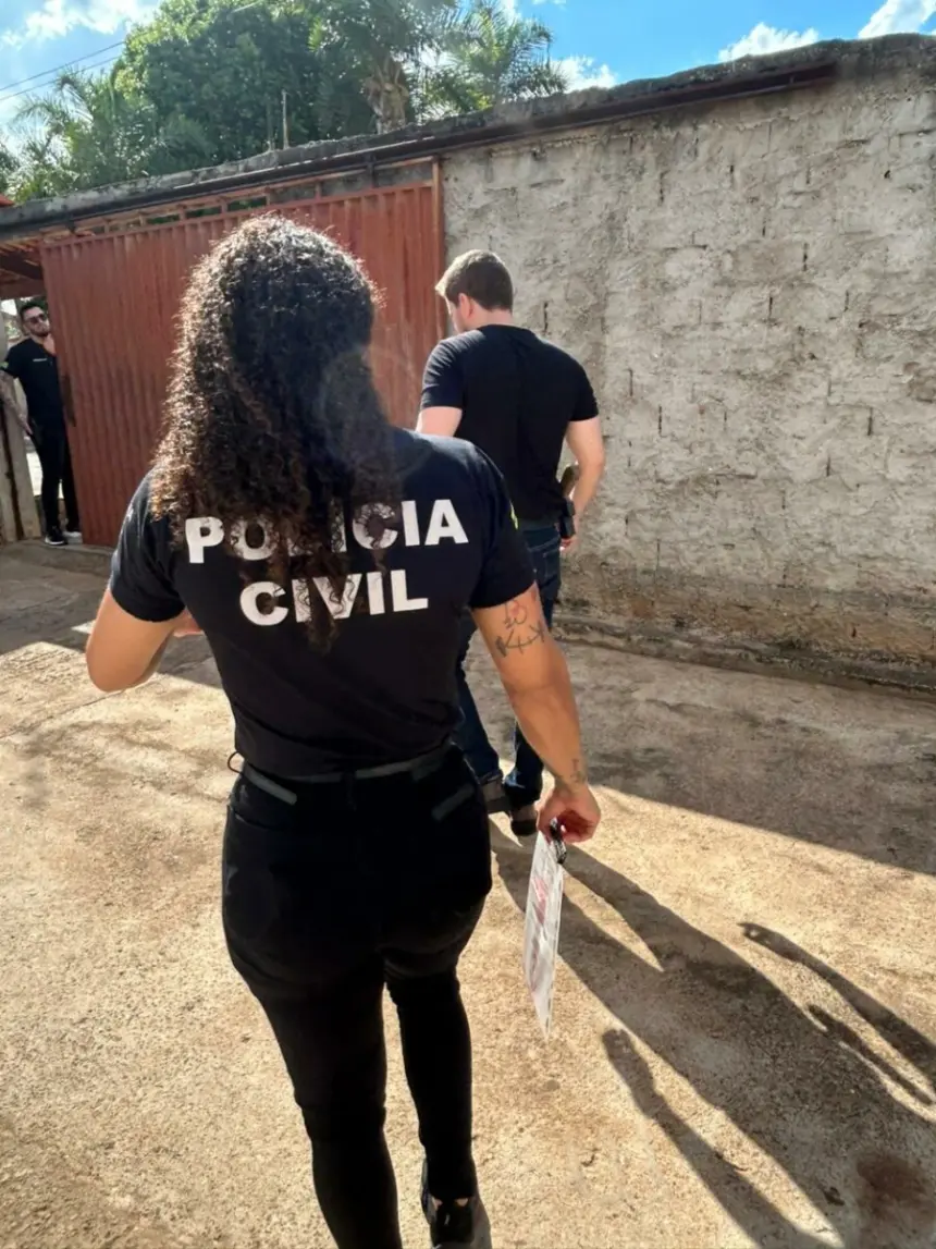 Polícia Civil cumpre mandado de busca domiciliar em investigação de estupro praticado contra adolescente – Policia Civil do Estado de Goiás Polícia Civil cumpre mandado de busca domiciliar em investigação de estupro praticado contra adolescente – Policia Civil do Estado de Goiás