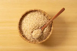 Dia do arroz: 8 benefícios da versão integral para a saúde