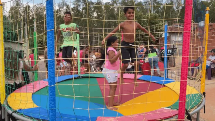 Associação de Moradores do Jardim do Cerrado realiza comemoração do Dia das Crianças Associação de Moradores do Jardim do Cerrado realiza comemoração do Dia das Crianças