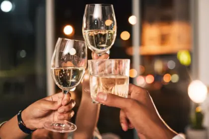 Intoxicação por metanol expõe dependência social do álcool