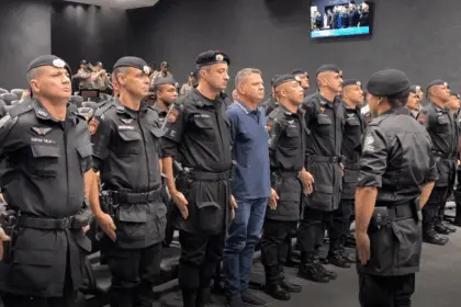 Câmara de Goianésia homenageia policiais da CPE e da Força Tática com Moção de Aplauso Câmara de Goianésia homenageia policiais da CPE e da Força Tática com Moção de Aplauso