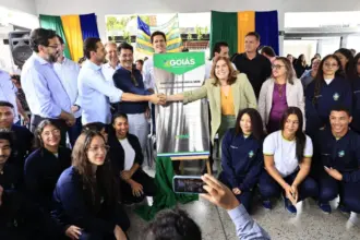 Daniel Vilela inaugura nova escola em Aparecida de Goiânia e reforça meta de substituir unidades de placas – Vice-Governadoria Daniel Vilela inaugura nova escola em Aparecida de Goiânia e reforça meta de substituir unidades de placas – Vice-Governadoria