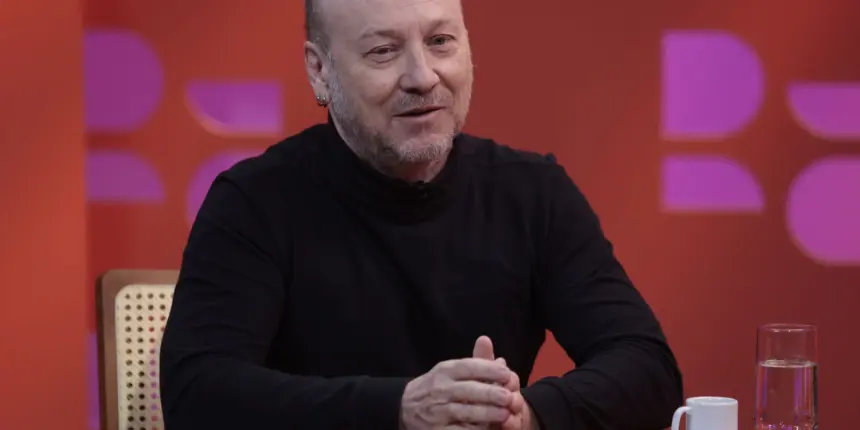 Jornalista esportivo Flavio Gomes é entrevistado hoje no DR com Demori Jornalista esportivo Flavio Gomes é entrevistado hoje no DR com Demori