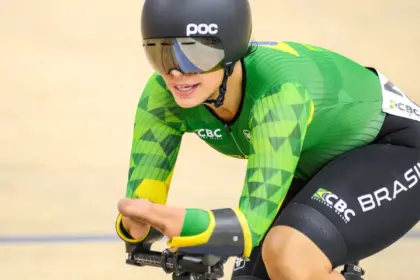 Sabrina Custódia volta a brilhar no Mundial de ciclismo de pista