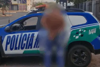 Homem é detido após ameaçar e ofender os pais em Barro Alto Homem é detido após ameaçar e ofender os pais em Barro Alto