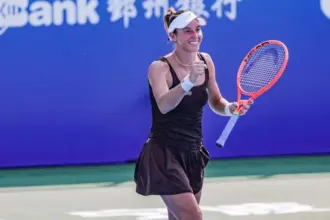 Luisa Stefani retorna ao top 20 e comemora inédita vaga no Finals