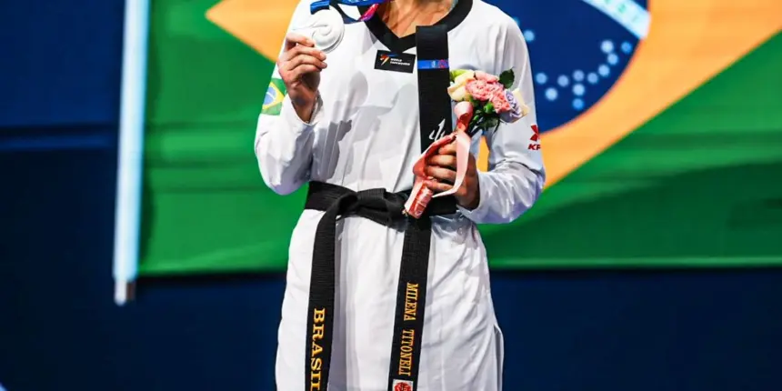 Milena Titoneli é prata no Mundial de taekwondo, o 3º pódio do Brasil Milena Titoneli é prata no Mundial de taekwondo, o 3º pódio do Brasil