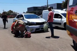 Mulher fica ferida em acidente entre carro e moto na região leste de Goianésia Mulher fica ferida em acidente entre carro e moto na região leste de Goianésia