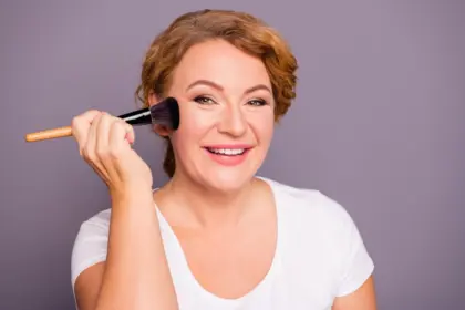 4 mitos e verdades do pó facial em peles maduras