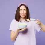 Alimentação e sono: entenda como um interfere no outro