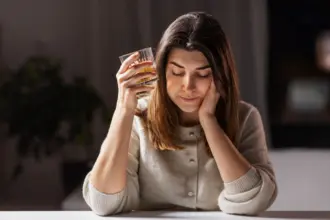 Veja como diferenciar intoxicação por metanol de ressaca